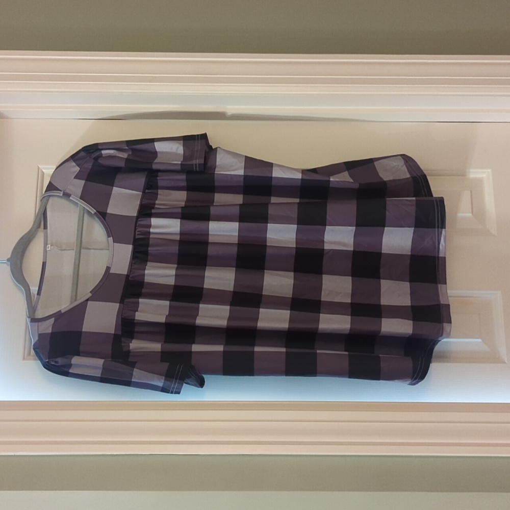 Women's Size 3XL Short Sleeve Shirt